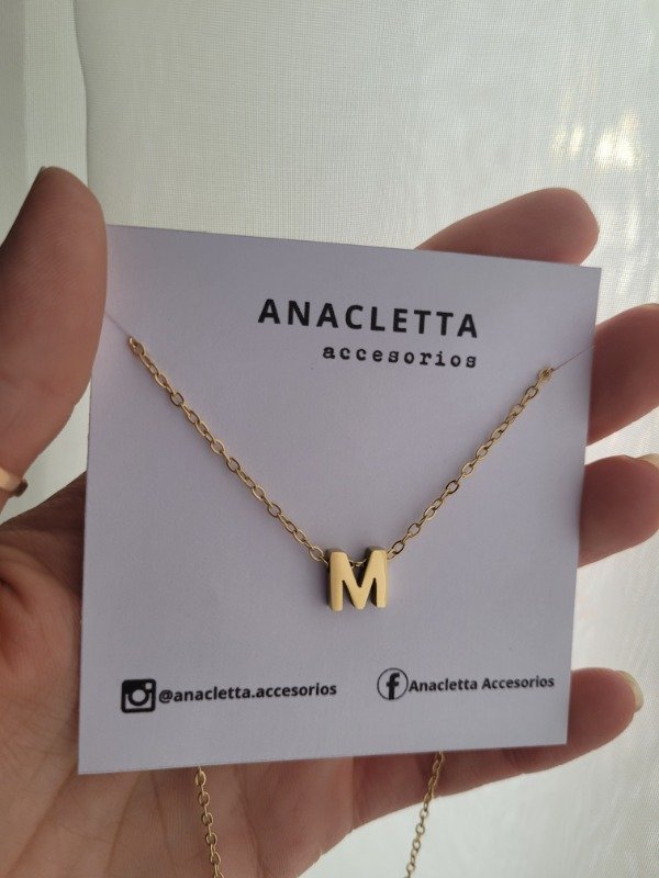 Producto - Gargantilla incial M pasante AD