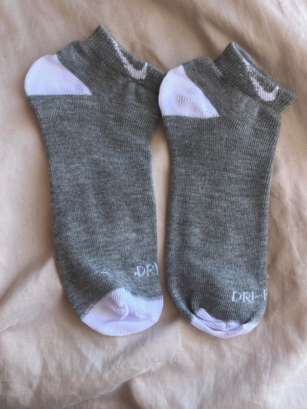 Producto - NIKE GRIS l