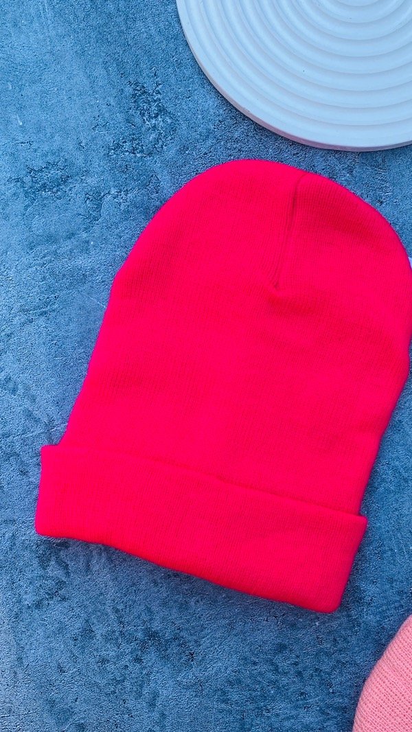 Producto - GORRO LANA FUCSIA