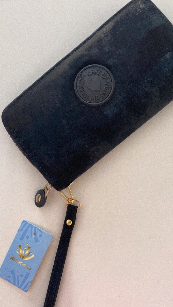 Producto - Billetera grande simple MakeUp. Negra terciopelo