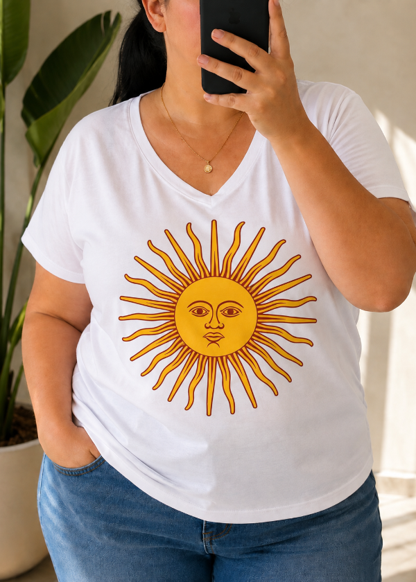 Producto - Remera de algodón blanco (Sol de mayo)