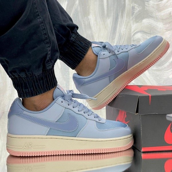 Producto - Nike air forcé celeste beige rosada