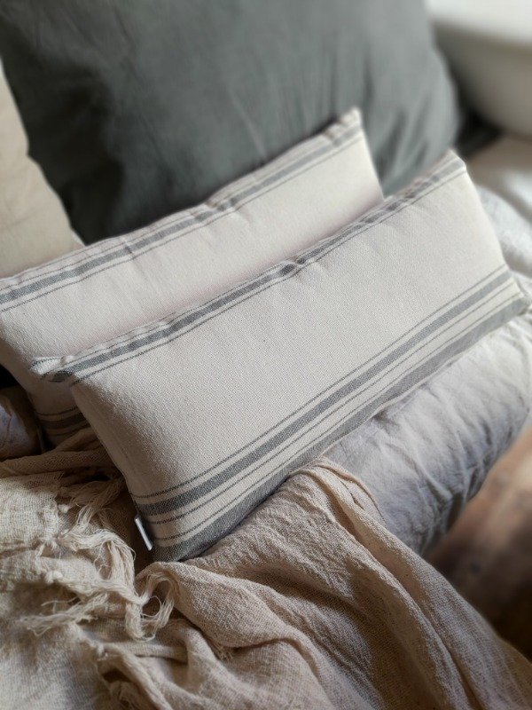 Producto - Almohadón lino rustico alargado 20x45 rayas ceniza