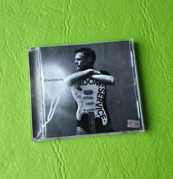 Producto - BRYAN ADAMS ''Room Service''