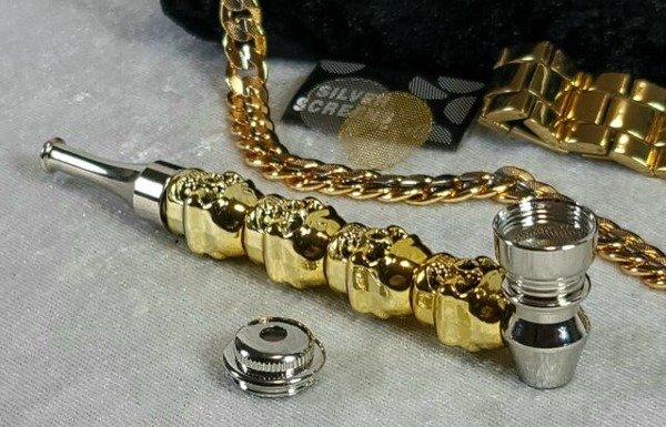 Producto - Pipa de metal baño de calaveras similar