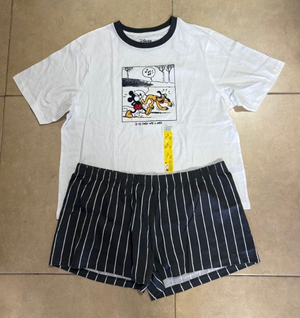 Producto - Pijama Mickey Talle L
