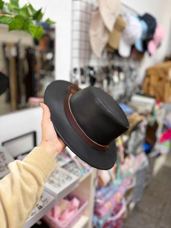 Producto - Sombrero de cuero negro con cinta marrón - 1