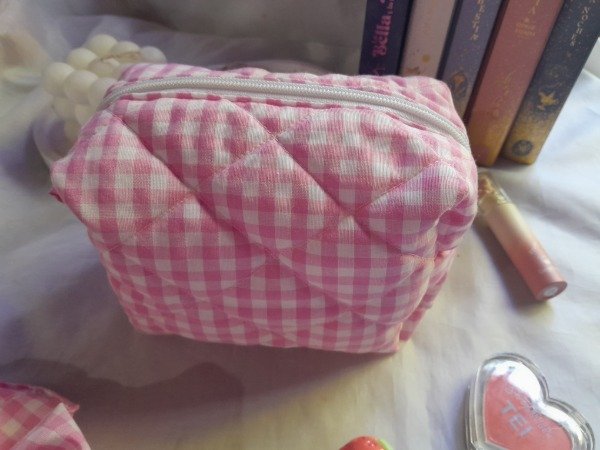 Producto - Neceser y scrunchies pink