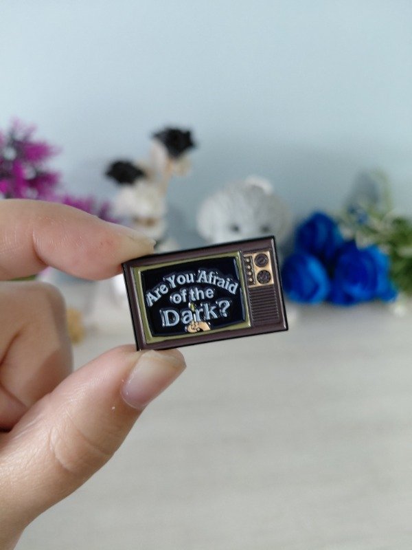 Producto - Pin metalizado - Are you afraid of the dark #1667
