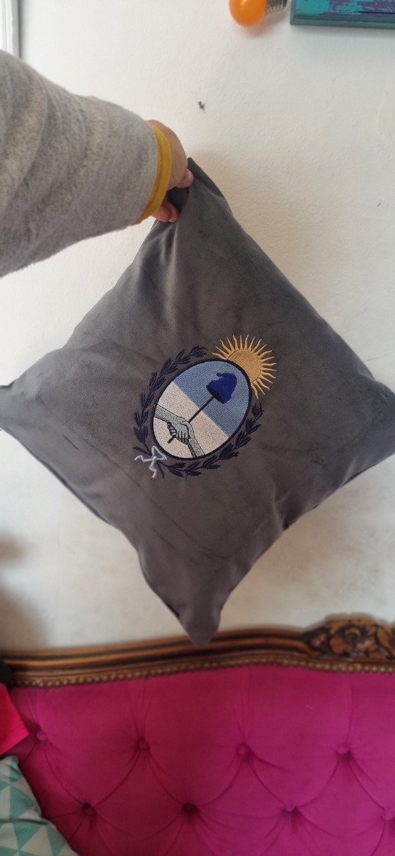 Producto - Funda almohadón pana bordado 40x40