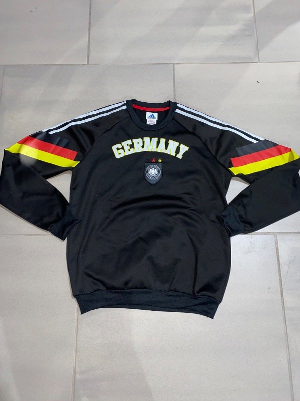 Producto - Buzo Alemania retro