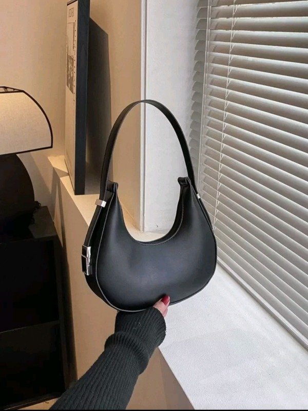 Producto - Cartera tipo hobo minimalista Negra