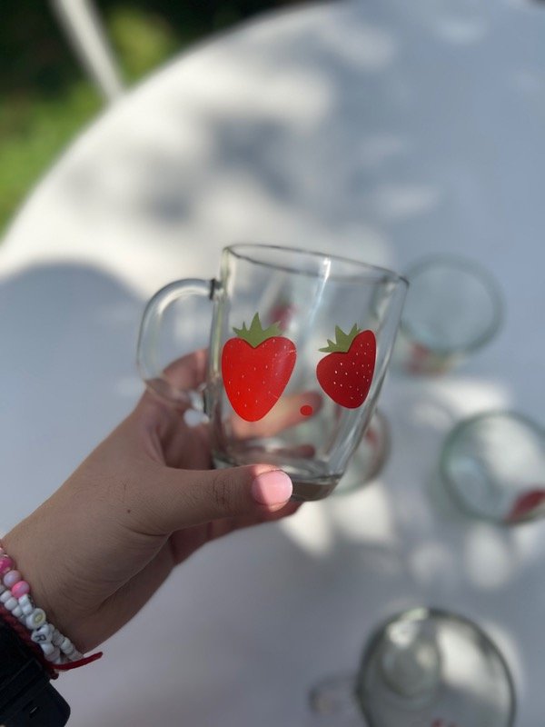 Producto - Taza frutilla de vidrio