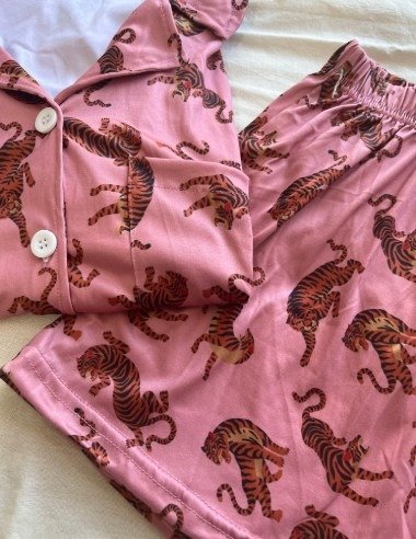 Producto - Pijama corto Camisero rosa tigre Talle 5