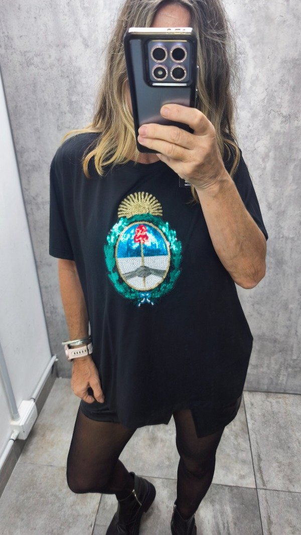 Producto - Remera escudo