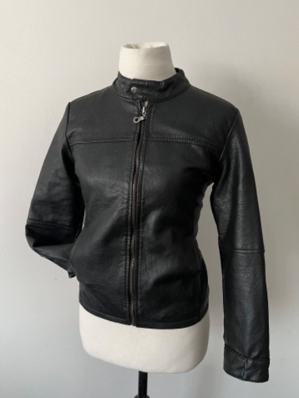 Producto - Campera ecocuero B4sic Black
