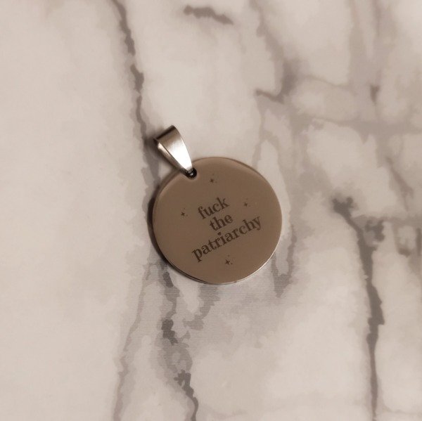 Producto - Medalla Fuck the Patriarchy OUTLET