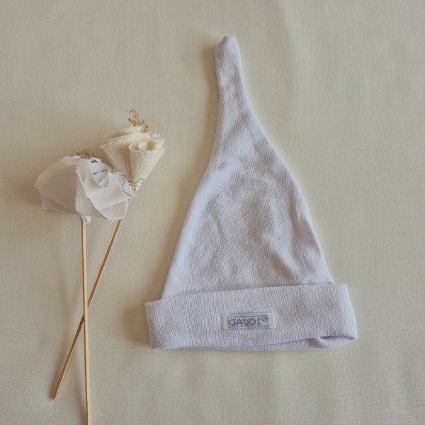 Producto - Gorrito nudo de algodón blanco