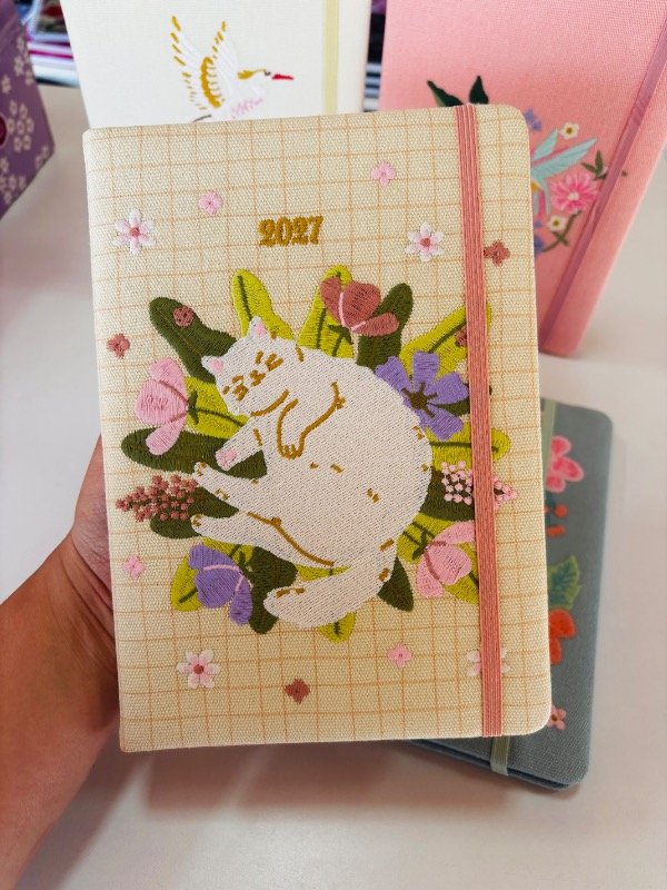 Producto - Agenda bordada 2027 - 3