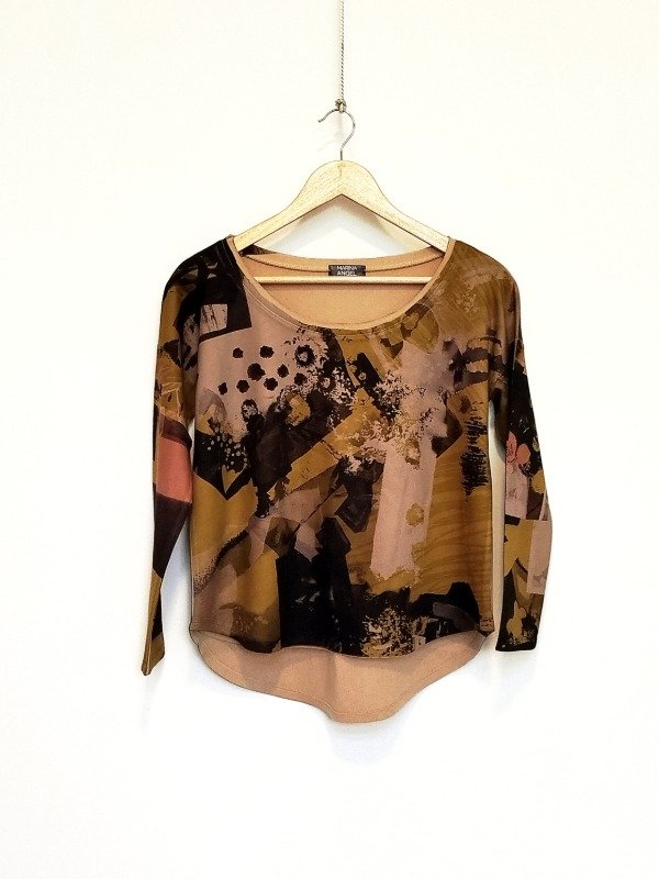 Producto - Buzo Olivia -estampa abstracta arena, pistacho y negro-