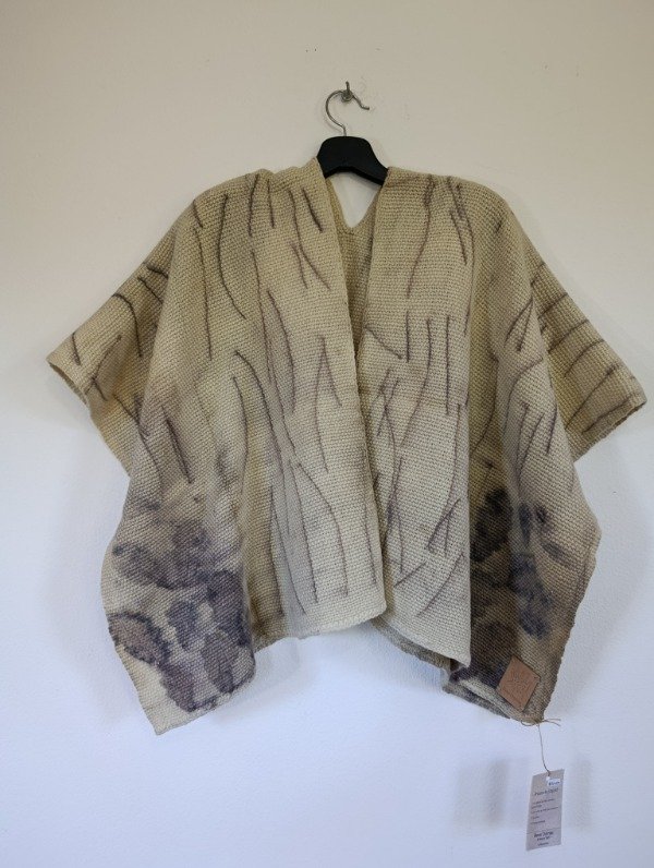 Producto - Ruana corta sin flecos rayas