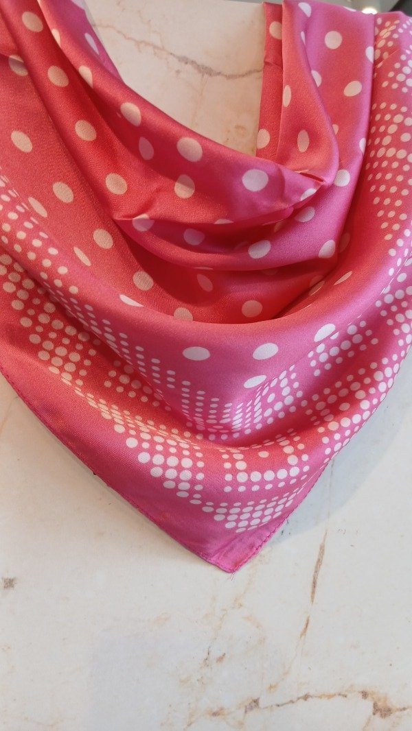 Producto - Pañuelo lunares pink - 1