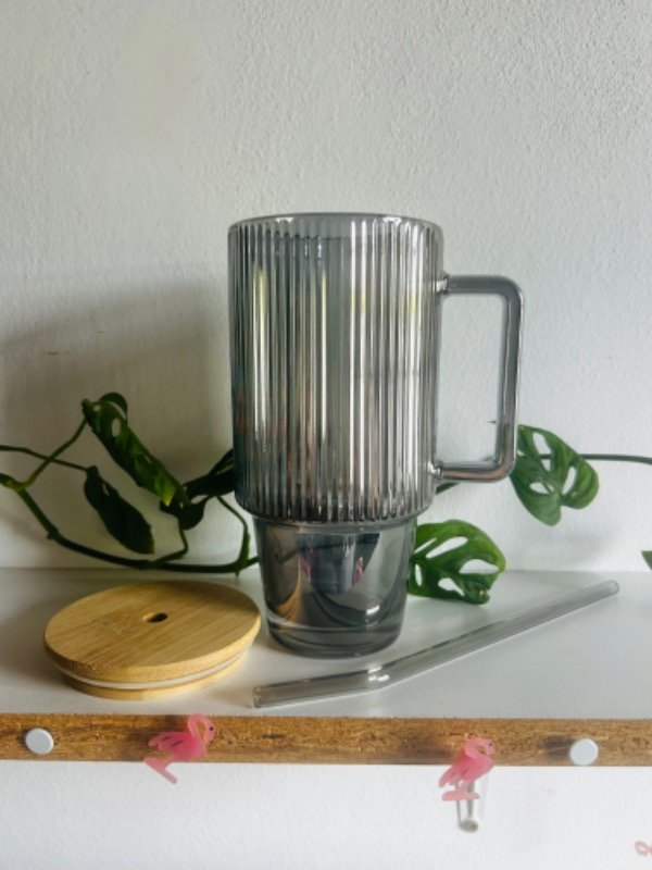 Producto - Vaso de vidrio tramado con tapa y bombilla humo - 3