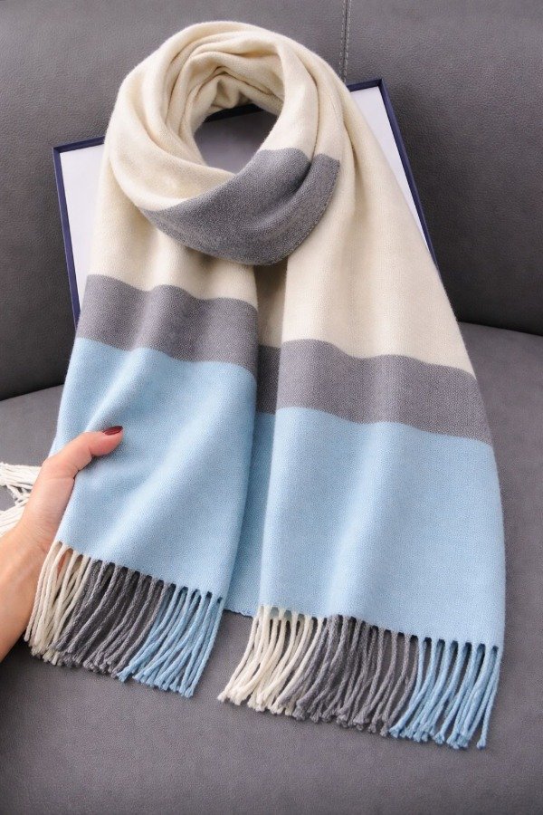 Producto - RUANA - CELESTE