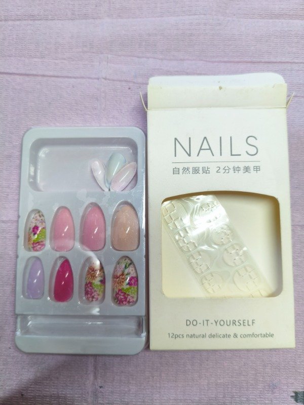 Producto - Uñas postizas