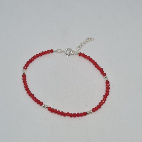 Producto - Pulsera roja y bolitas plateadas