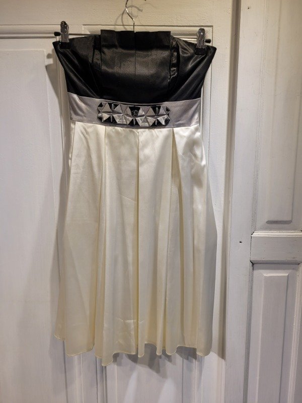 Producto - Vestido UMA strapless blanco y negro Talle S - PRECIO: 76X