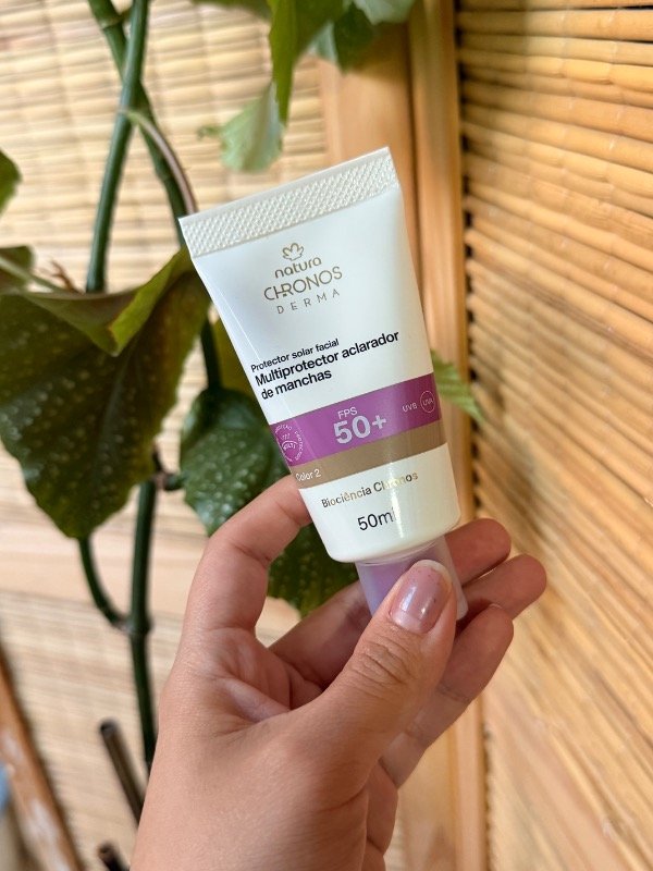 Producto - Protector solar facial multiprotector aclarador FPS 50 COLOR 2. Chronos 50ml