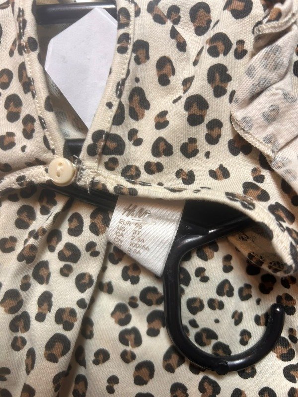Producto - Vestido animal print con volados H y M - 3
