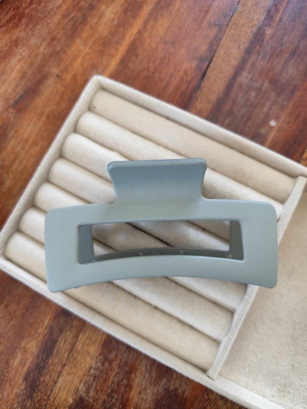 Producto - Broche clásico verde salvia.