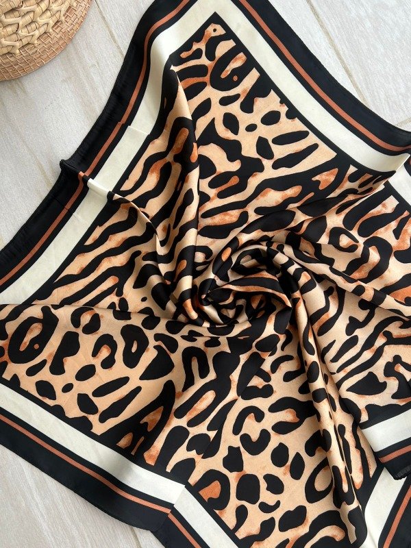 Producto - Pañuelo animal print