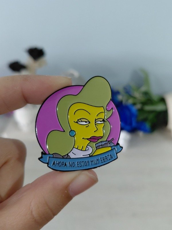 Producto - Pin metalizado - Los Simpson "Ahora no, estoy muy ebria" #1460