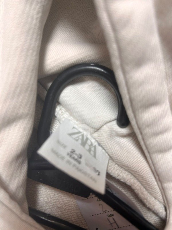 Producto - Buzo beige con capucha NYC Days Zara - 2