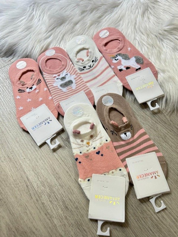 Producto - DOS MEDIAS INVISIBLES