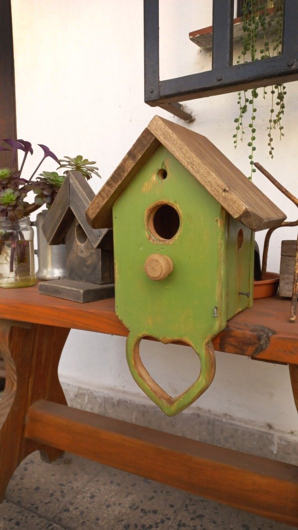 Producto - casa para pájaros "la totora"