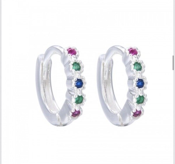 Producto - Argollita con detalle de cubic en color Plata 925.