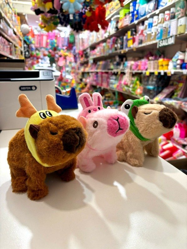 Producto - Capybara que camina con luz y sonido