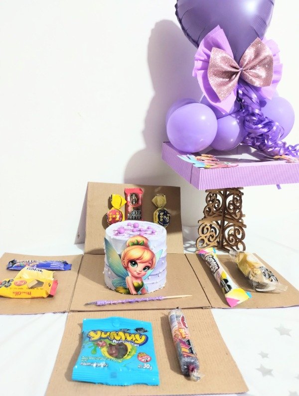 Producto - Desayuno Tinkerbell personalizado mini torta campanita con golosinas y envoltura