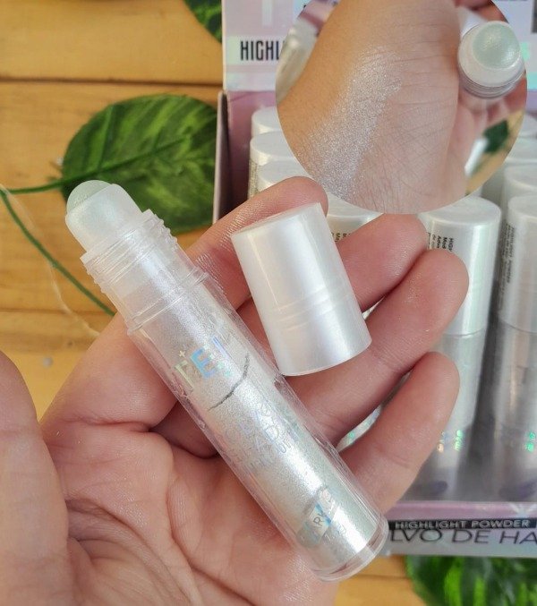 Producto - Polvo de hadas iluminador a roll on -TEI
