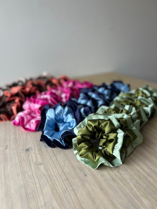 Producto - Scrunchies de Satén con Volados x10 Unidades