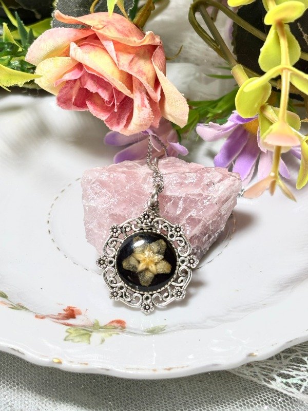 Producto - Collar de Acero Flor de Nácar Dark