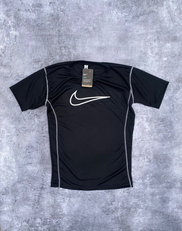 Producto - Remera Nike dri fit Negra