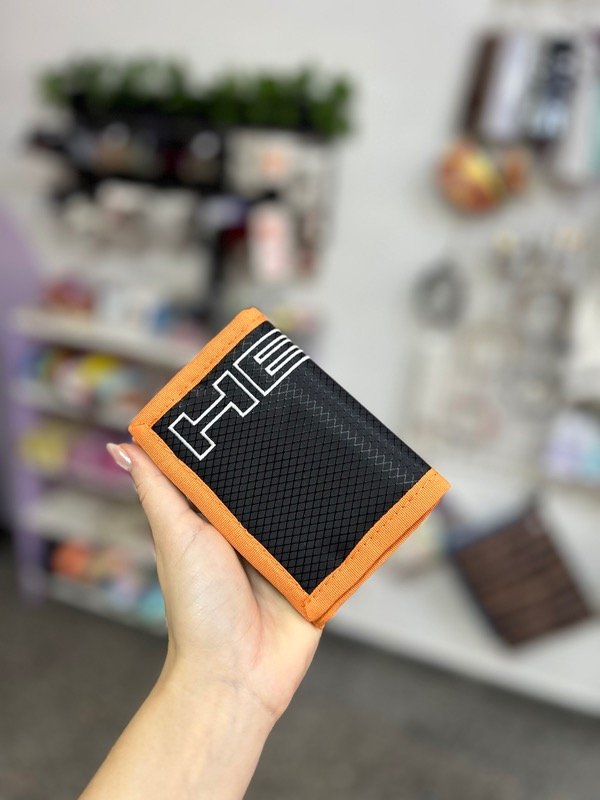 Producto - Billetera Head con naranja