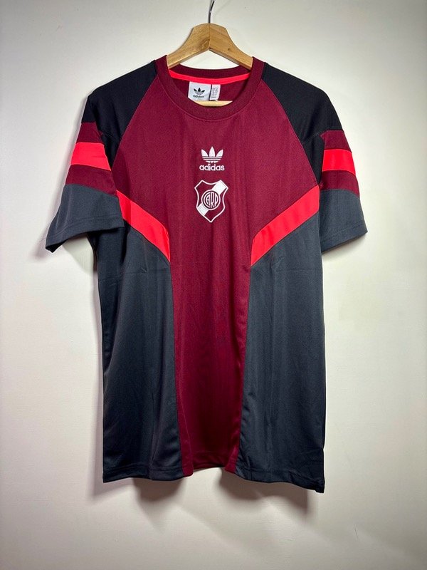 Producto - River Entrenamiento Versión Hincha