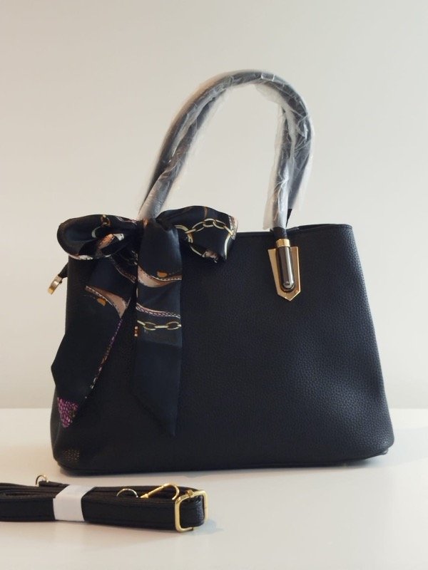 Producto - CARTERA LEÍ YQ 3