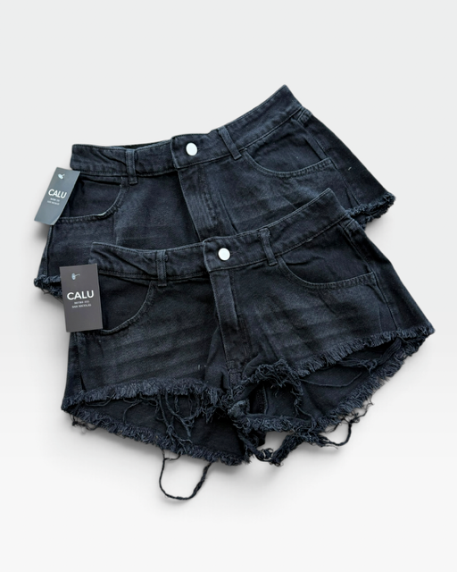 Producto - SHORT DE JEAN TIRO BAJO NEGRO DESFLECADO ODESA 0761